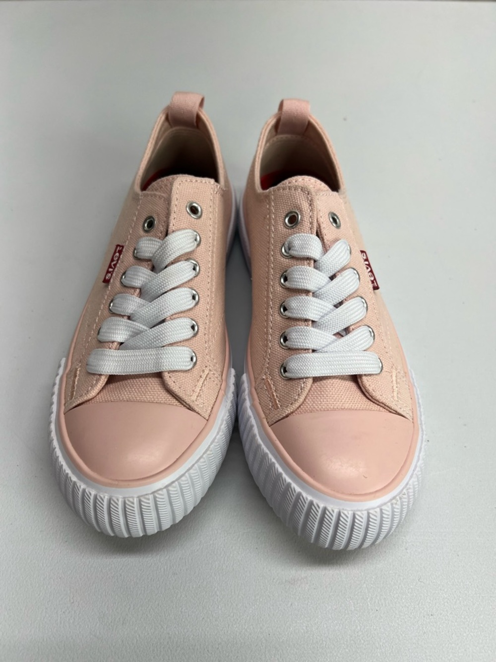 Levi's Kids Canvas Sneakers Size 1 Like New - Picture 2 of 6